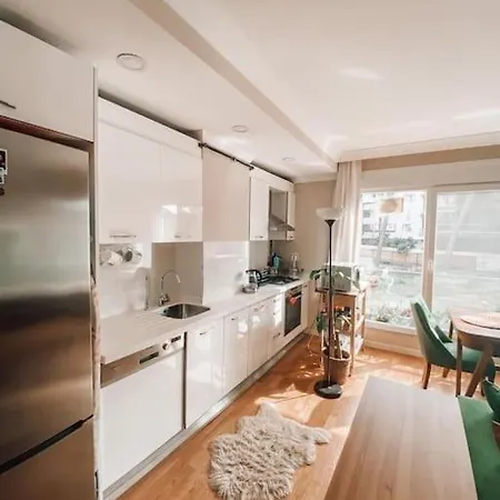 Serene 2br Family In Kucukyali Apartamento
